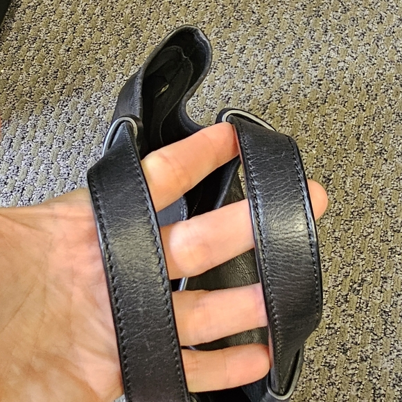 Tory Burch Robinson Large Leather Tote - Picture 11 of 16